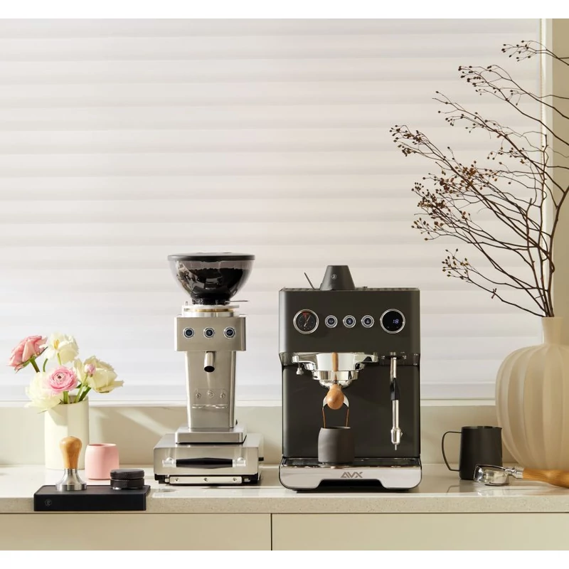 AVX Hero PRO-X Dual bojleres kávégép Szabályozható OPV-vel Fekete + DC63 Conical Red Burrs kávéőrlő Fekete